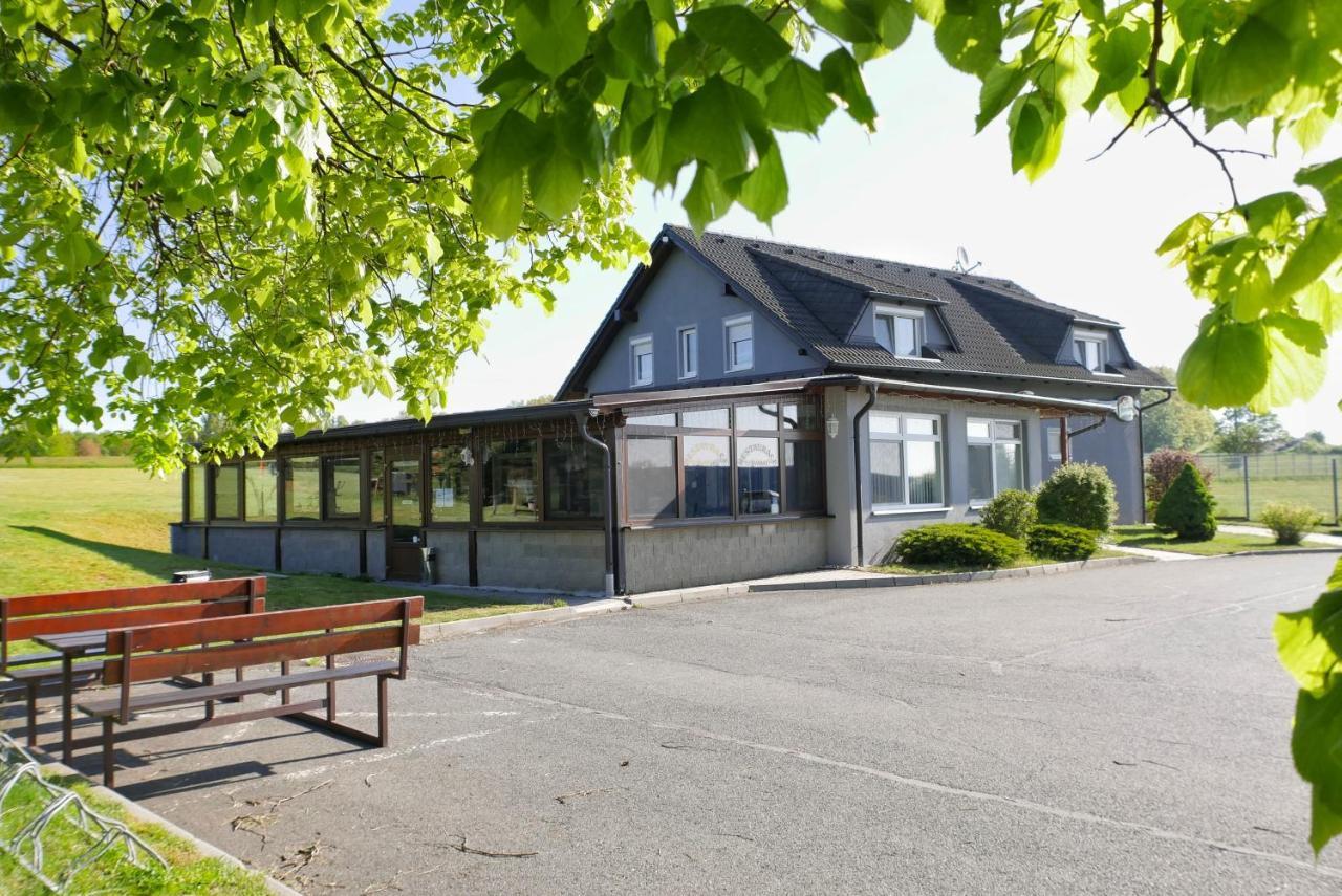 Penzion-Restaurant U Svabku Тахов Экстерьер фото